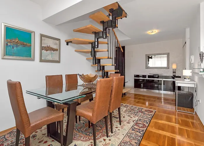 Manhattan 马卡尔斯卡