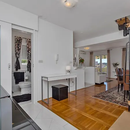 Manhattan Apartment Makarska